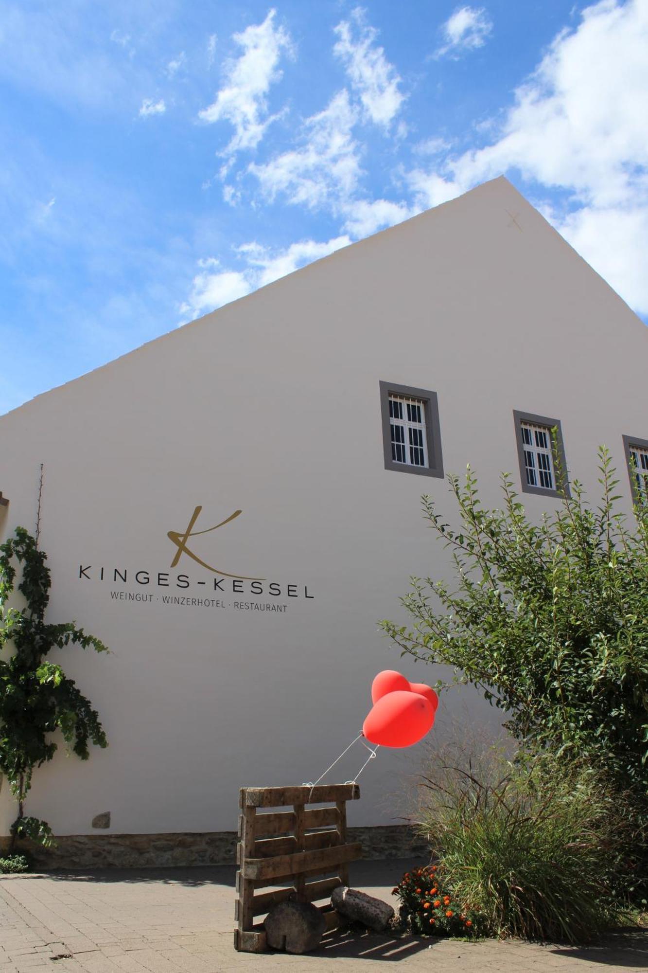 Winzerhotel Kinges-Kessel Morstadt Екстериор снимка