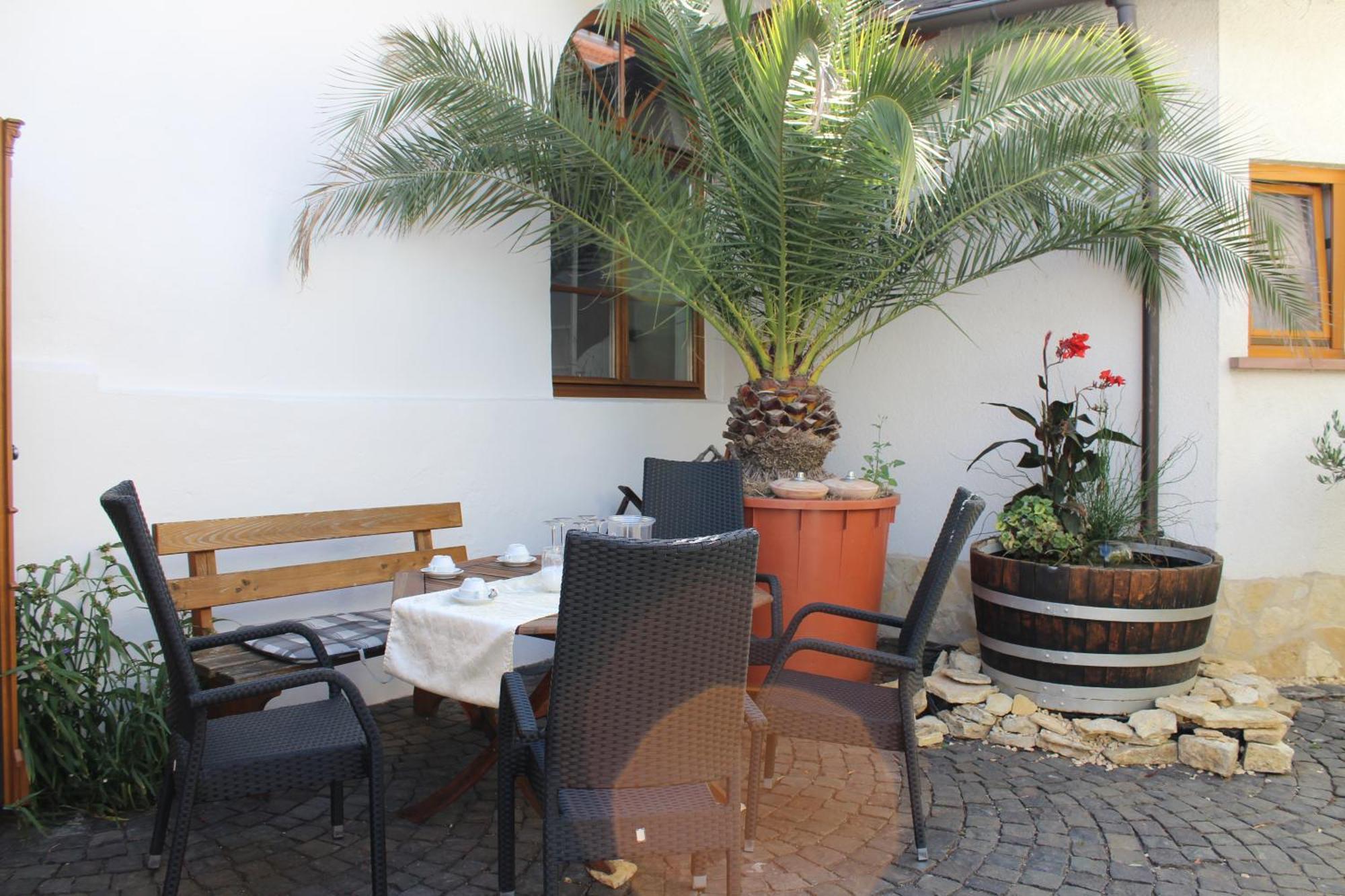 Winzerhotel Kinges-Kessel Morstadt Екстериор снимка